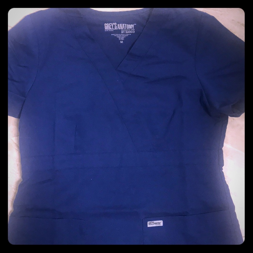 Scrub top